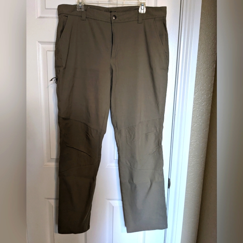 NWOT Columbia Omni-Shield lightweight pants